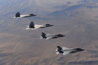 Írán tvrdí, že sestřelil americkou F-35 a pilot asi nepřežil - Seznam Zprávy