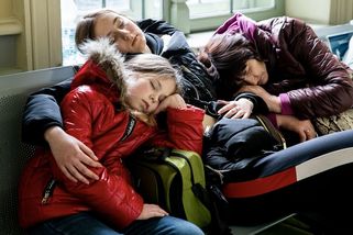 Nádraží plné matek s dětmi. Manželé museli z vlaku do Polska vystoupit - Seznam Zprávy