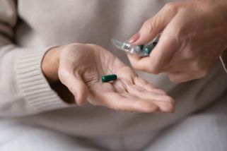 Konec éry obav? Varování před hormonální léčbou žen v přechodu bylo přehnané - Seznam Zprávy