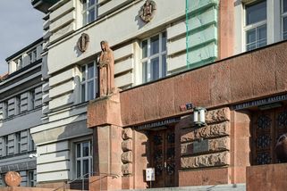 „Nemáme už ani na kadeřníka.“ Pracovníci státních zastupitelství stávkují - Seznam Zprávy