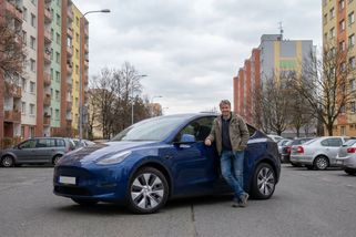 Rok s elektromobilem na sídlišti. Majitel popsal tvrdou realitu