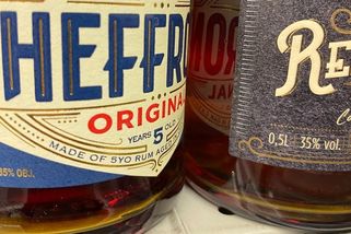 Namísto 38 % už jen 35 %: Některé lihoviny přišly o část alkoholu, aby se nemusely zákazníkům dražit