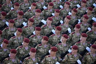 Rusové spalují své mrtvé vojáky bez identifikace. Nechtějí platit rodinám, hlásí Ukrajinci - Novinky