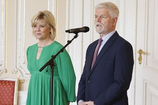 Prezident Petr Pavel a první dáma vyzvali k pomoci obětem povodní: Jejich empatii lidé povětšinou kvitují - Super.cz