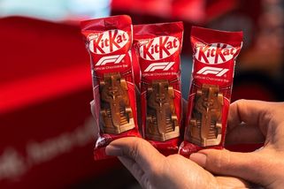 Ztracené tuny čokolády. Policie pátrá po kamionu plném tyčinek - Seznam Zprávy