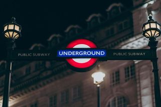 Petra Rédová ze Stačilo! žije a odvádí daně ve Velké Británii, přesto chce rozhodovat o naší zemi! - Médium.cz