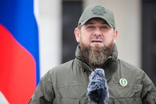 Čečenský vůdce Ramzan Kadyrov: Putinův šílenec, který chce zabít Zelenského, chodí v botách Prada za 1500 dolarů