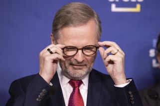 Cash Only: Růžové brýle Petra Fialy. Vláda zlehčuje dopady drahé elektřiny - Seznam Zprávy
