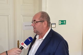 Pelta nastoupil do vězení - Novinky