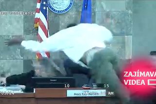 „Ať jde ta mrcha do prd*le!“ Obžalovanému se nelíbil trest, agresivně zaútočil na soudkyni | Zajímavá videa