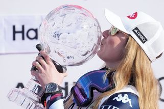 Kuriózní nehoda. Lyžařská královna rozbila svůj křišťálový glóbus - Sport.cz