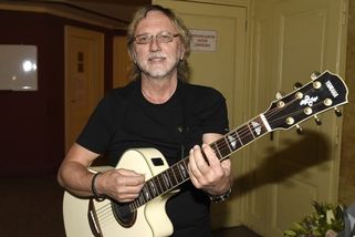 Zpěvák Janda kritizuje české herce za účast na slovenských demonstracích proti Ficovi. Polívkovi se divím