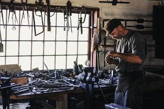 Řemeslníci někdy využívají neznalosti zákazníků, účtují si nemalé částky - Médium.cz