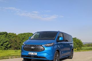 Na elektrický mikrobus teď Ford nasadil akční cenu. Je dobrý nápad si ho pořídit?