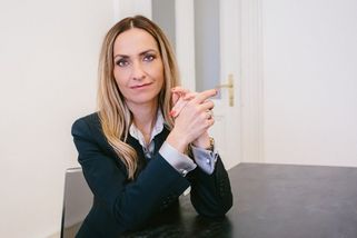 Mluví francouzsky a ještě je pojí jedna věc. Prchají z Česka i s penězi - Seznam Zprávy