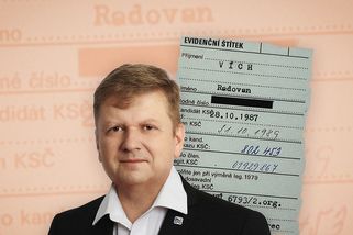 Ministerstvo národní obrany. Nejvyšší úředníky resortu pojí normalizační KSČ