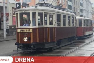 Tramvaje v Brně jezdí už 155 let. Významné jubileum lidem připomněly historické vozy a koncerty