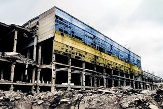 Zkáza po ruském útoku: Ukrajinská elektrárna se změnila v postindustriální pustinu