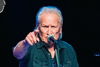 NAŽIVO: Titanový Olda! Katapult po padesáti letech zvedá ze židlí | Headliner