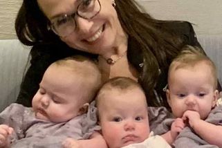 Švédka porodila v 50 letech trojčata. Má přitom už čtyři syny - Novinky