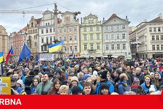 Staroměstské náměstí stojí za Ukrajinou. Shromáždění zahájil prezident Pavel