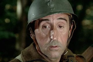 Češi mají Švejka a Černé barony, ve Francii si z těžkých časů umí vystřelit sedmá rota - Médium.cz