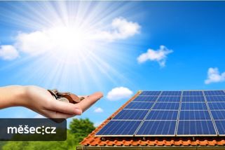 ČEZ zlevní střešní fotovoltaiku s bateriovým úložištěm o 107 tisíc korun