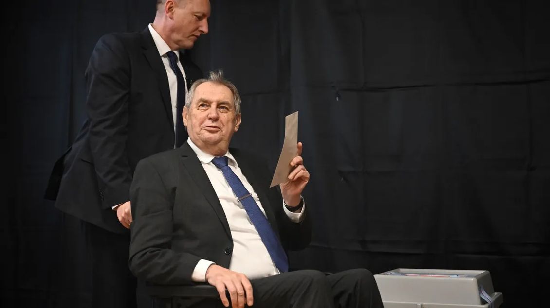 Zeman podpořil Babiše jako zkušenějšího a opozičního kandidáta