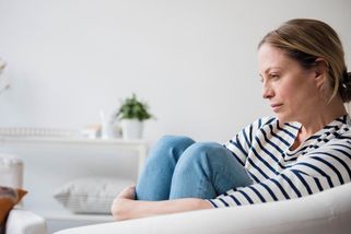 Po letech jsem znovu zamilovaná, ale moje děti nového partnera nesnesou. Co s tím?