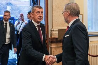 Největší lež české politiky: premiér neumí zastavit válku ani drahotu, ale voliči tomu věří dál - Médium.cz