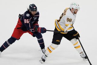 NHL | Zachův večer v NHL. Zařídil velký obrat Bostonu - Sport.cz