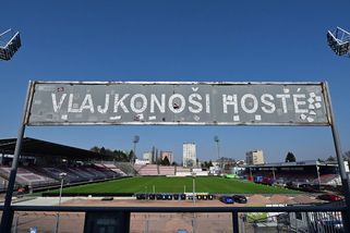 Podceňovaný fotbal v Brně a žalostná Srbská, vadí Zbrojovce a Artisu. Město je překvapené - Sport.cz