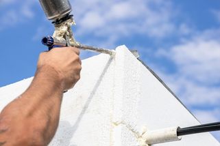 Čech vynalezl světově revoluční materiál na zateplení domu. Náklady na energii sníží na půlku a stojí pár korun