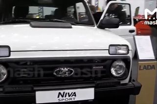 Při pohledu zblízka se nestačili divit. Na výstavě v Moskvě byla představena Lada Niva Sport - Novinky