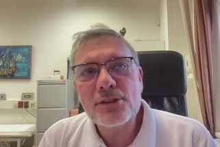 Se vzděláváním zdravotních sester jsme to přehnali. Čtyři roky stačí, míní lékař