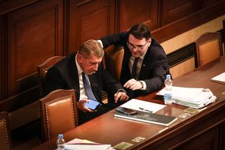 Pat a Mat na cestách. Babiš a Macinka vysvětlí NAT...