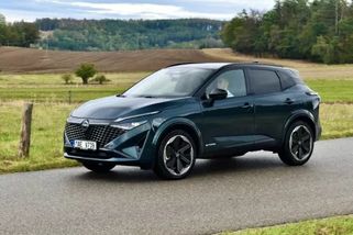 Dřívější bestseller dorazil ve stylovém designu a s překvapivě nízkou cenou. Poradí si i bez nafty