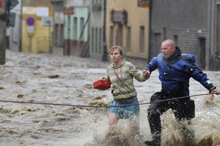 Naprostý extrém se blíží, varují experti. Nynější déšť je jen ochutnávka, kde sílí riziko?