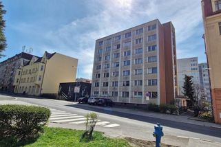 Nechvalně známá ubytovna Neptun v Jablonci končí. Po ročním vyjednávání ji kupuje město - Novinky