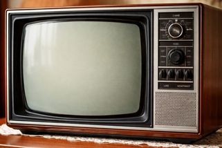 Kolik stál za socialismu vysavač, gauč, televizor nebo pračka? Porovnali jsme ceny tehdy a dnes