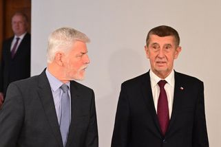 Prezident vypustil Turkovi gumy, Macinka ho tlačí dál. Trucovitost Motoristů je směšná, pod povrchem je ale hodně varujícího