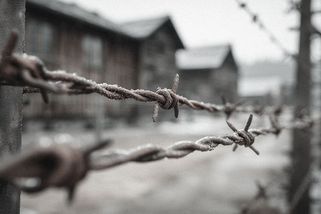 Koncentrák u Prahy: Cestou do práce zastřelili 48 vězňů. Byl horší než Buchenwald - Médium.cz