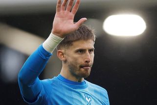 Komický odkop konkurenta českého brankáře baví internet. Klub si stěžuje: Neposmívejte se - Sport.cz