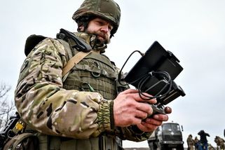 Ofenziva začíná, Muskův SpaceX omezil Ukrajině možnost používat drony - Seznam Zprávy