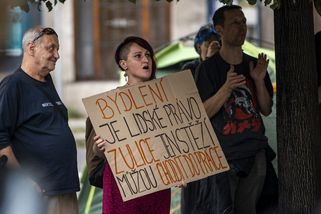 Lidé se stěhují do chat. Část chudnoucí střední třídy neutáhne bydlení v Praze - Seznam Zprávy