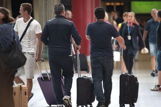 Letiště s miliardovým ziskem šetří na zaměstnancích - Novinky