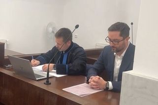 Studenti odevzdávali plzeňskému děkanovi desátky ze stipendia. U soudu dostal podmínku a pokutu - Novinky