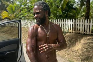 Šest hasičů ho muselo dostávat do sanitky. Muž zhubnul 146 kg, a to je teprve začátek!