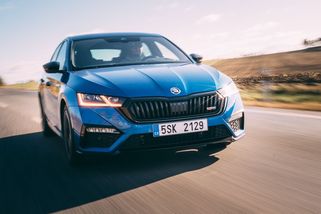 Chystá se další bič na řidiče! Za nebezpečné odbočování vlevo jsou ve hře trestné body, odborníci ovšem nesouhlasí - Garáž.cz