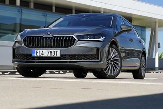 Superby pro všechny. Za luxusní vozidla plynou z veřejných peněz miliony - Novinky